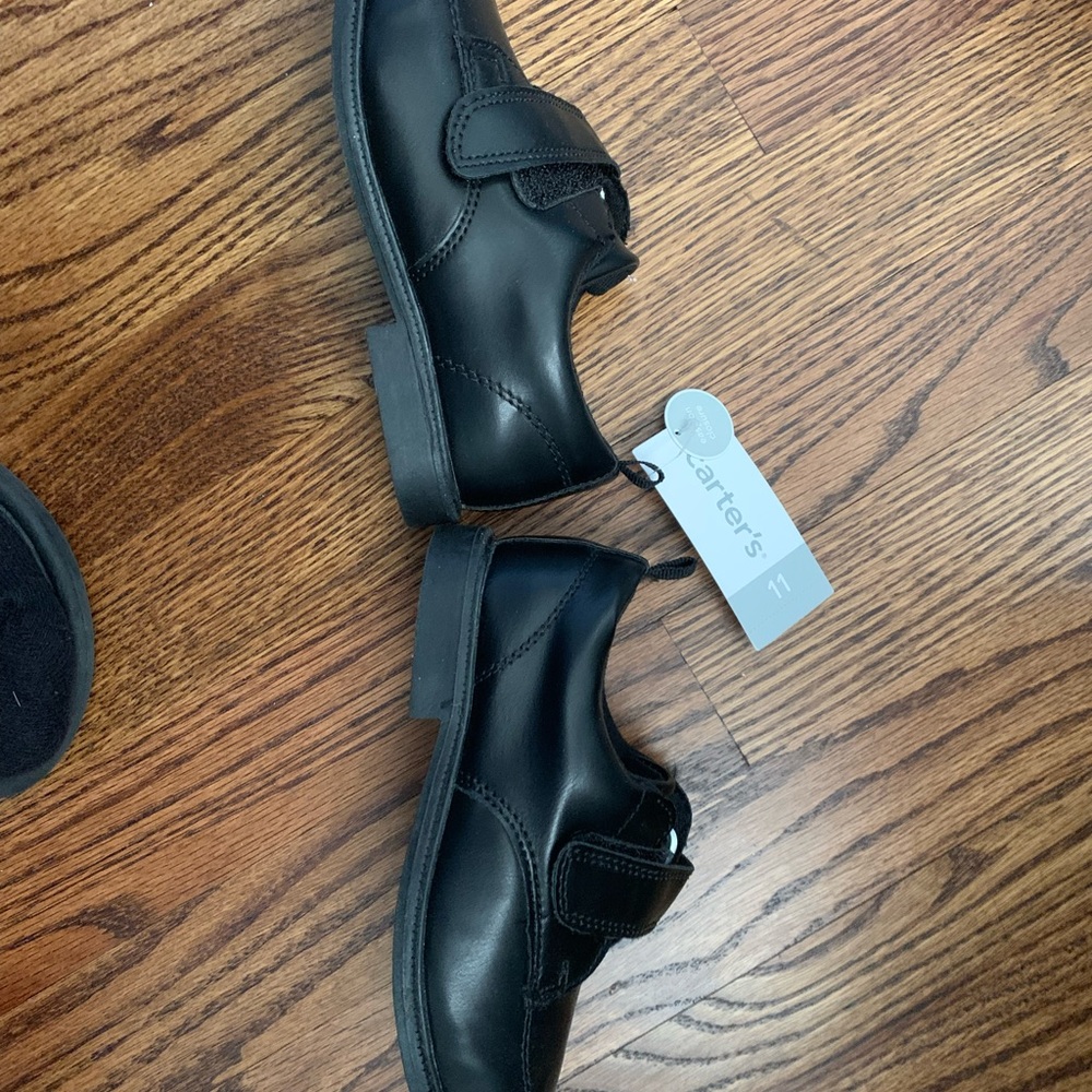 Carters boys dress shoes in tags